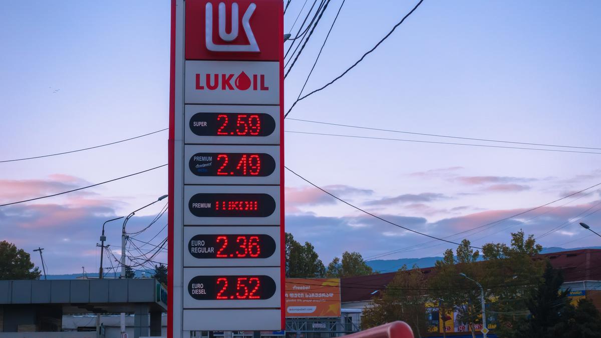 Стелла Лукойл с ценами на топливо