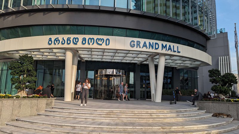 Торговый центр Grand Mall в Батуми - фасад - 1.jpg