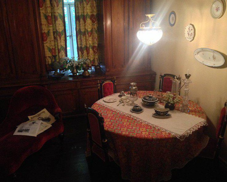 Показывающая быт семьи экспозиция в музее Чавчавадзе
