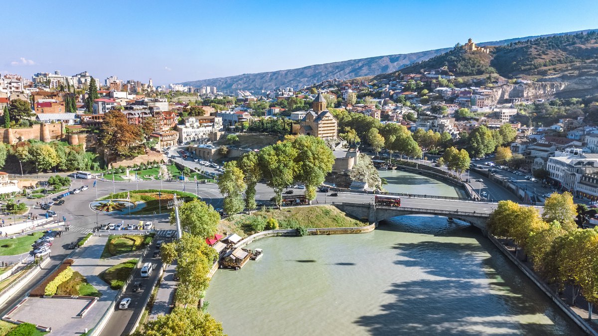 Тбилиси - вид на реку Кура