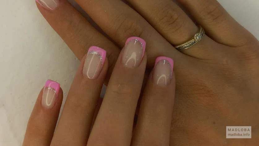 Dona Nail manicure