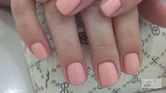 Dona Nail manicure