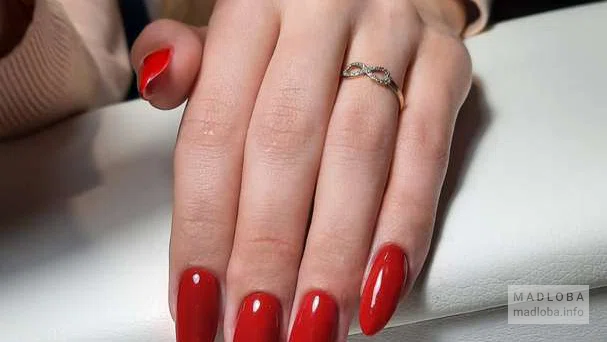 Irina Nails manicure