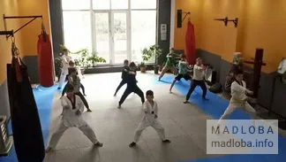 Занятия в зале  Спортивного клуба "Taekwondo Club Ikigai" в Батуми