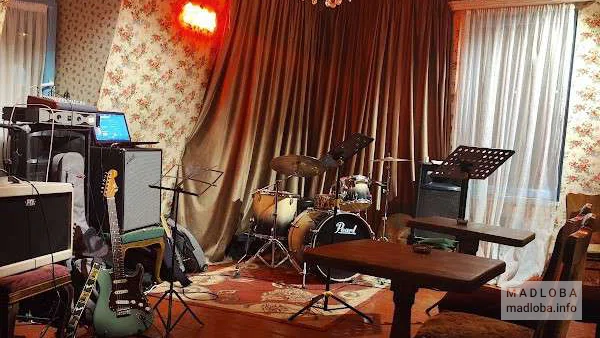 Клуб с живой музыкой 1984 jazz