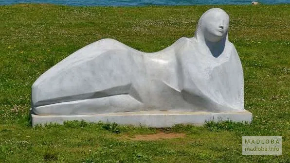 Sculpture "Girl lying on her side"