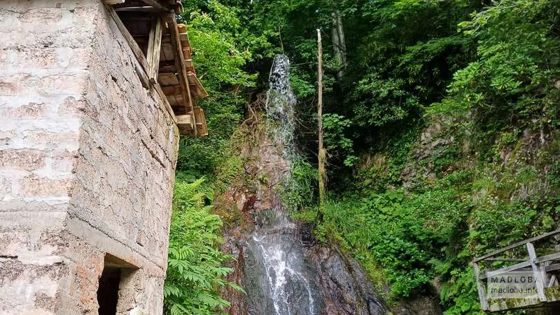 Искусственный водопад в селе Капнистави