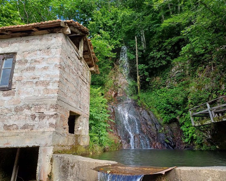 Искусственный водопад Капнистави  — маршрут для прогулки и фото