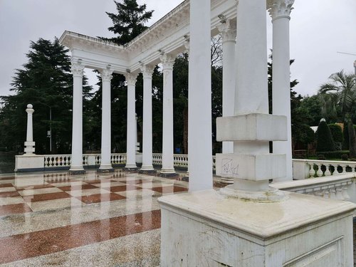 Колоннада на Батумском Бульваре
