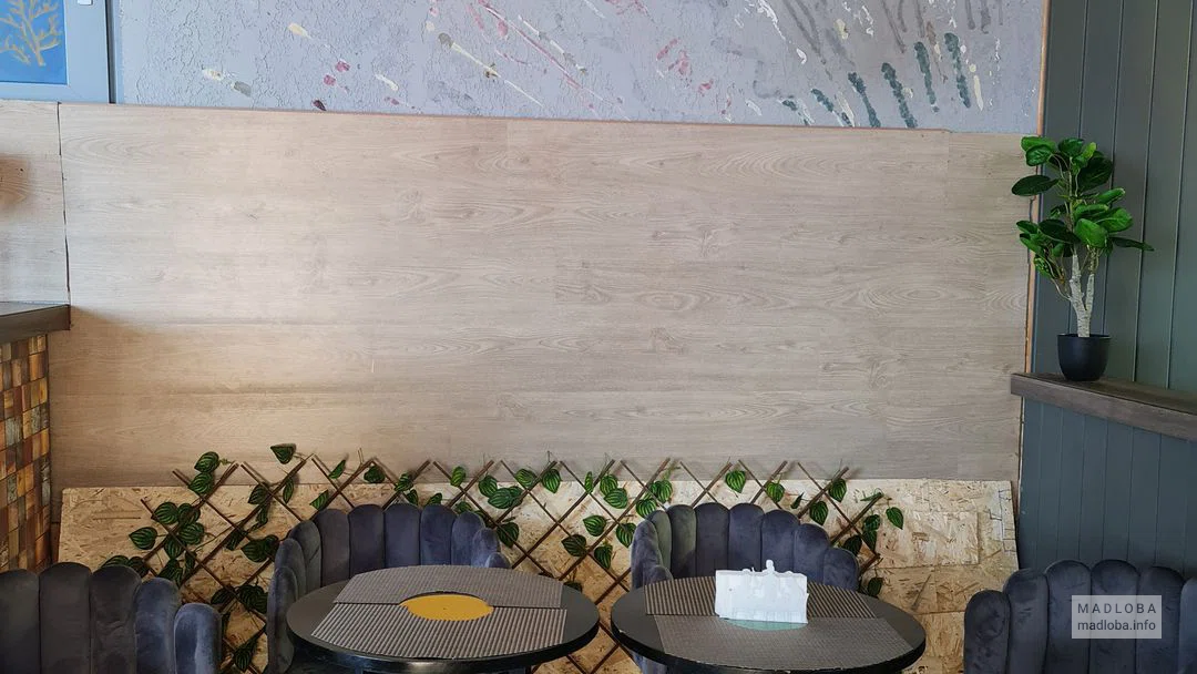 Столики в Кафе Marao