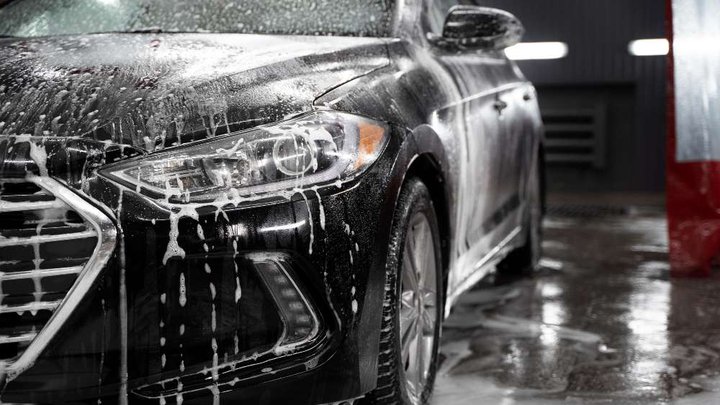 Car wash (Fridon Khalvashi Ave.)