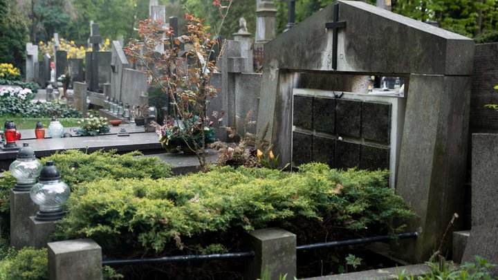 Melauri village cemetery