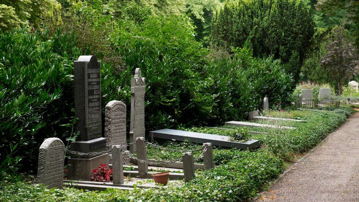 Upper Kaspi Cemetery