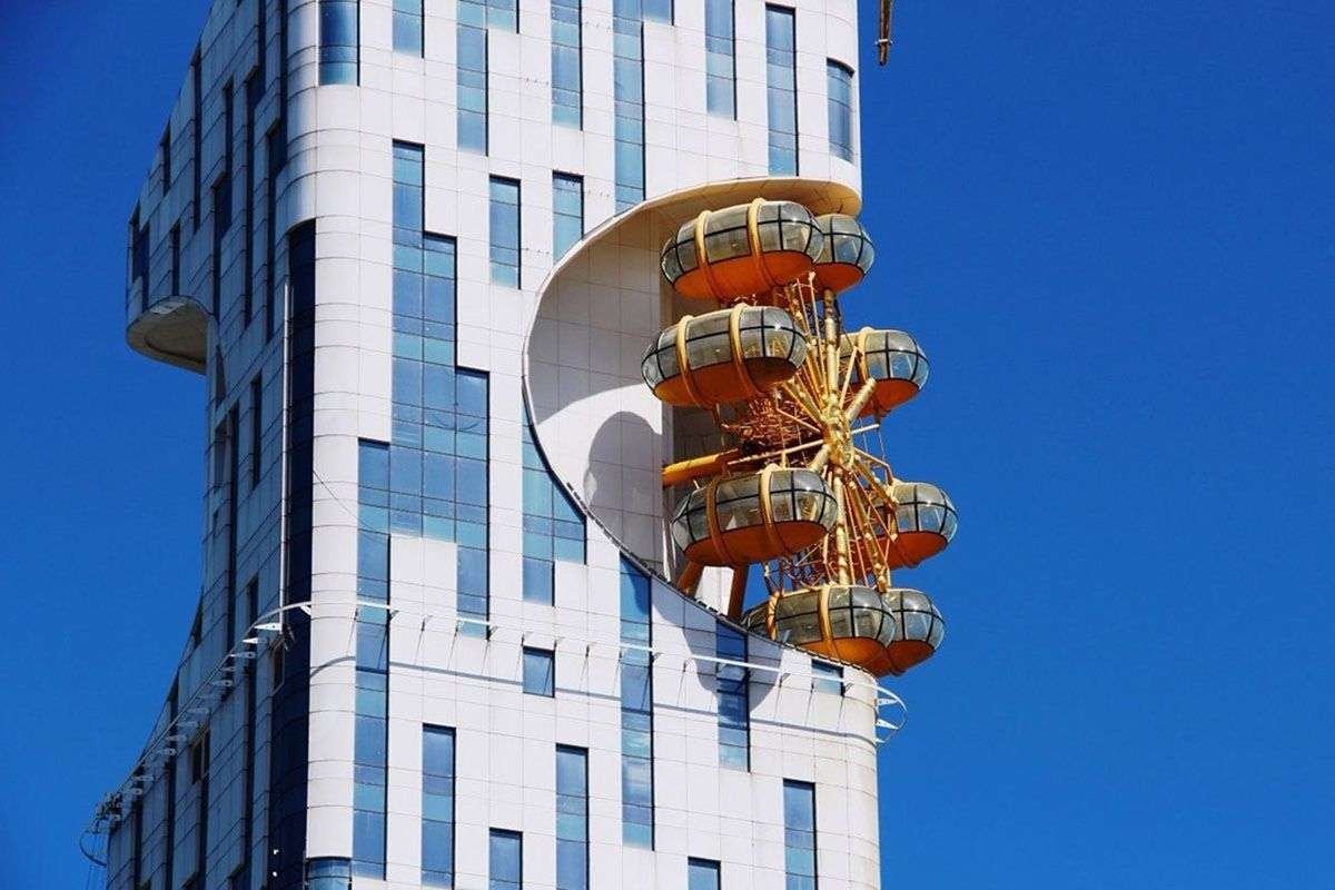 Колесо обозрения Батумской башни
