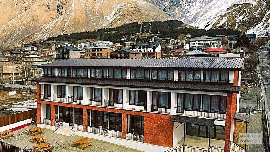 Отель "Mountain House Hotel & Restaurant" в Степанцминде