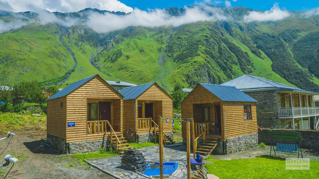 Аренда коттеджей "TFJ Cottages" в Степанцминде