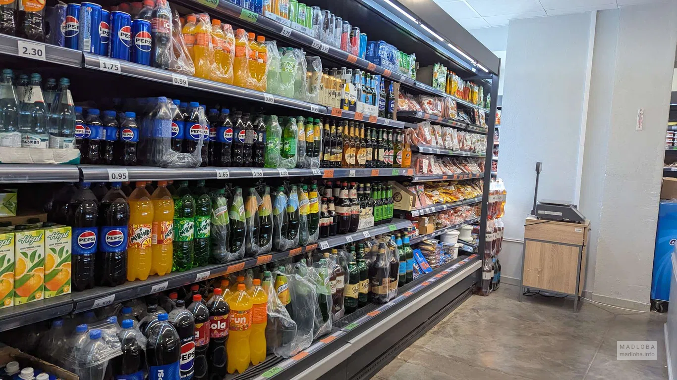 Лимонады, соки, вода в магазине 2 Nabiji в Батуми