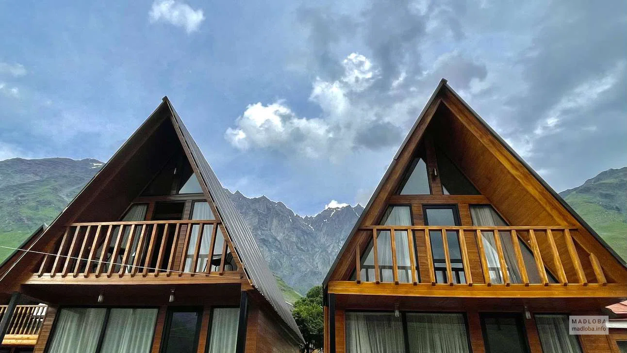 Аренда апартаментов для отдыха "Twin Cottages Kazbegi" в Степанцминде