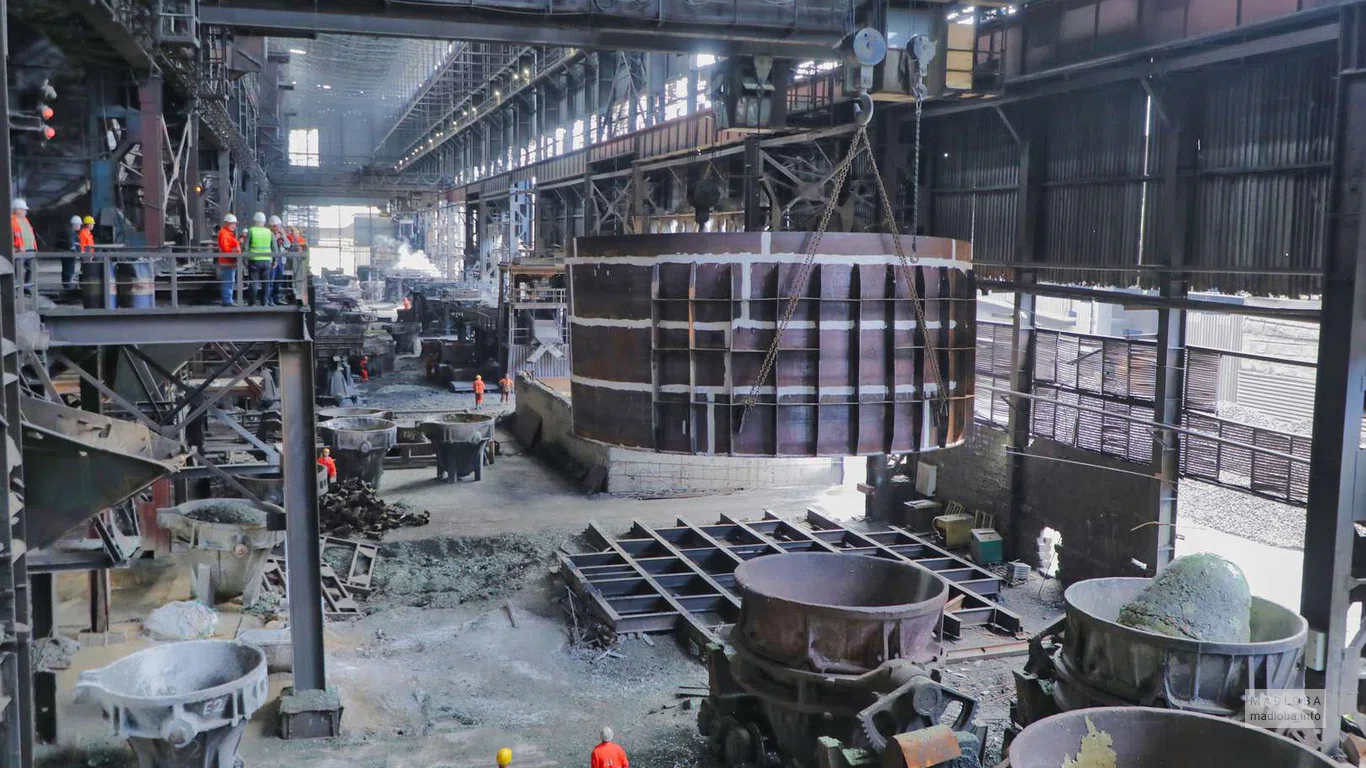 Завод металлургической  компании "Manganese Logistik"