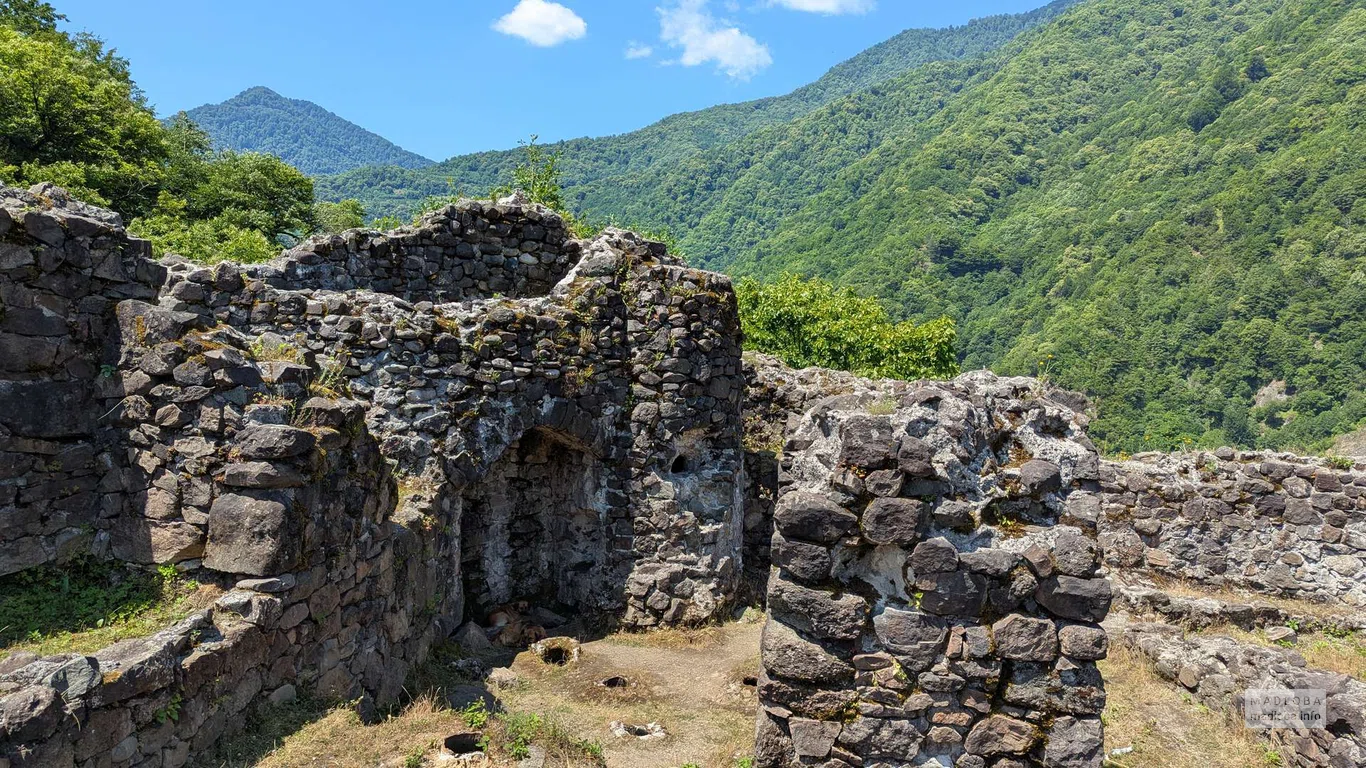 Крепость Гвара - крепость в национальном парке Мачахела