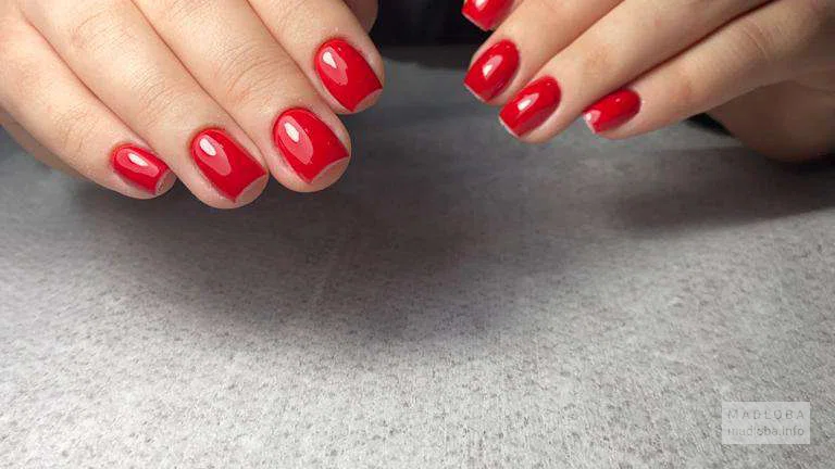 Маникюрный салон "Shellac Batumi" маникюр