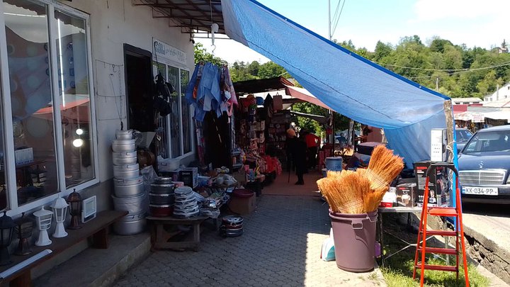 Grocery store (Lavrentiy Gobechia str. 24)