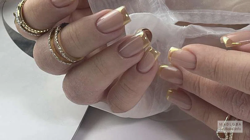 Маникюр в салоне "Manicure Batumi"