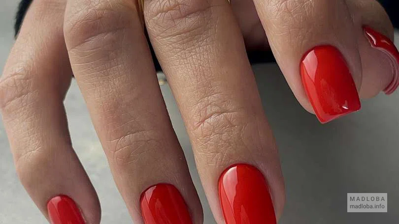 Маникюр в салоне "Manicure Batumi"