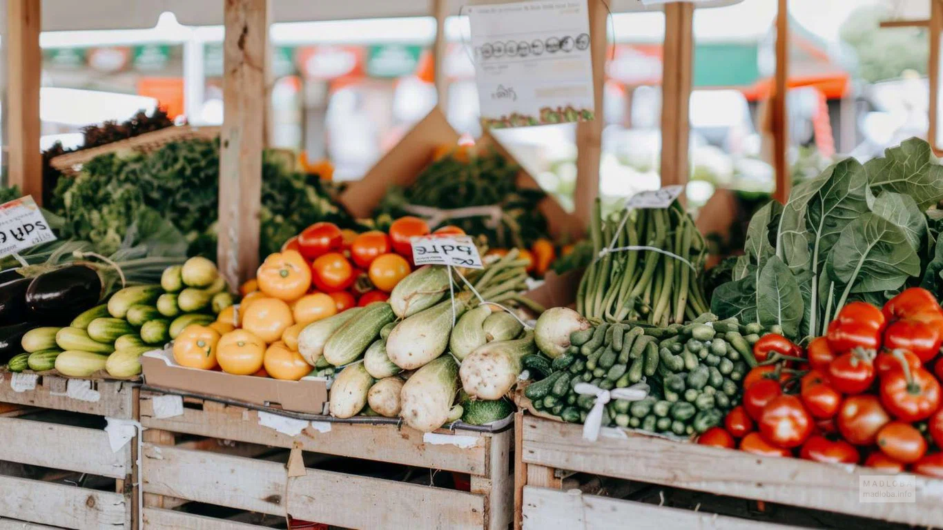 Продуктовый магазин на улице Григола Робакидзе