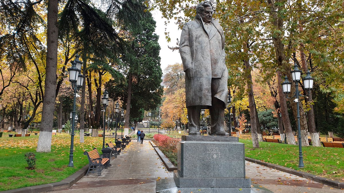 Парк 9 Апреля в Тбилиси
