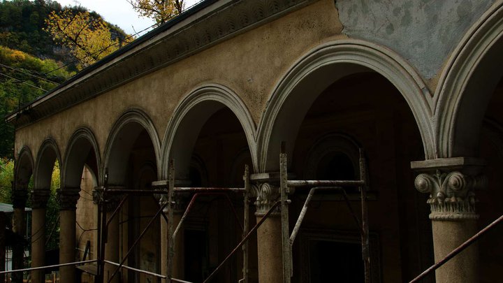 Old cable car station (George Pantsulaya St. 14)