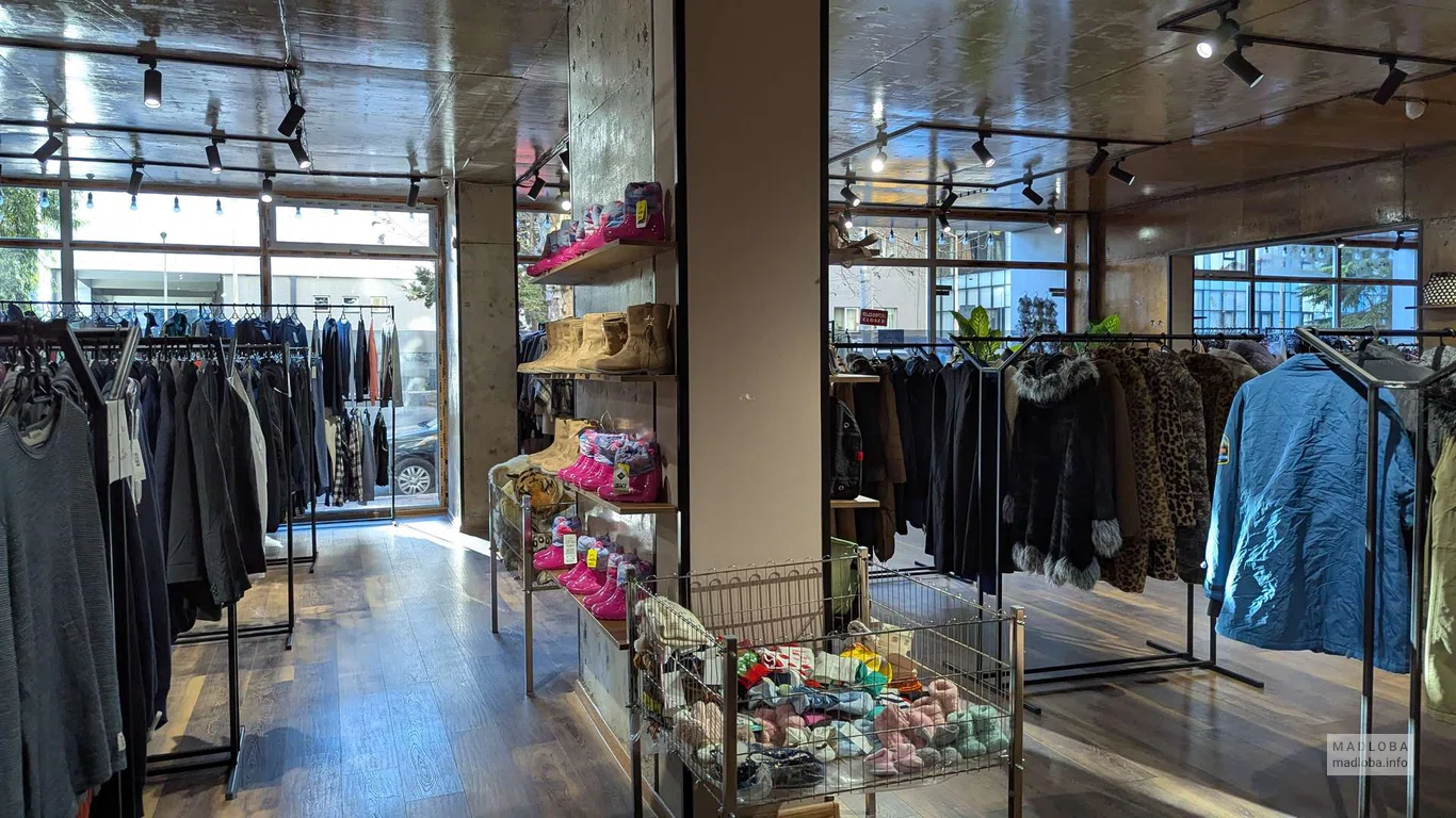 Аутлет и секонд-хенд "ALIA SHOP" асортимент вещей