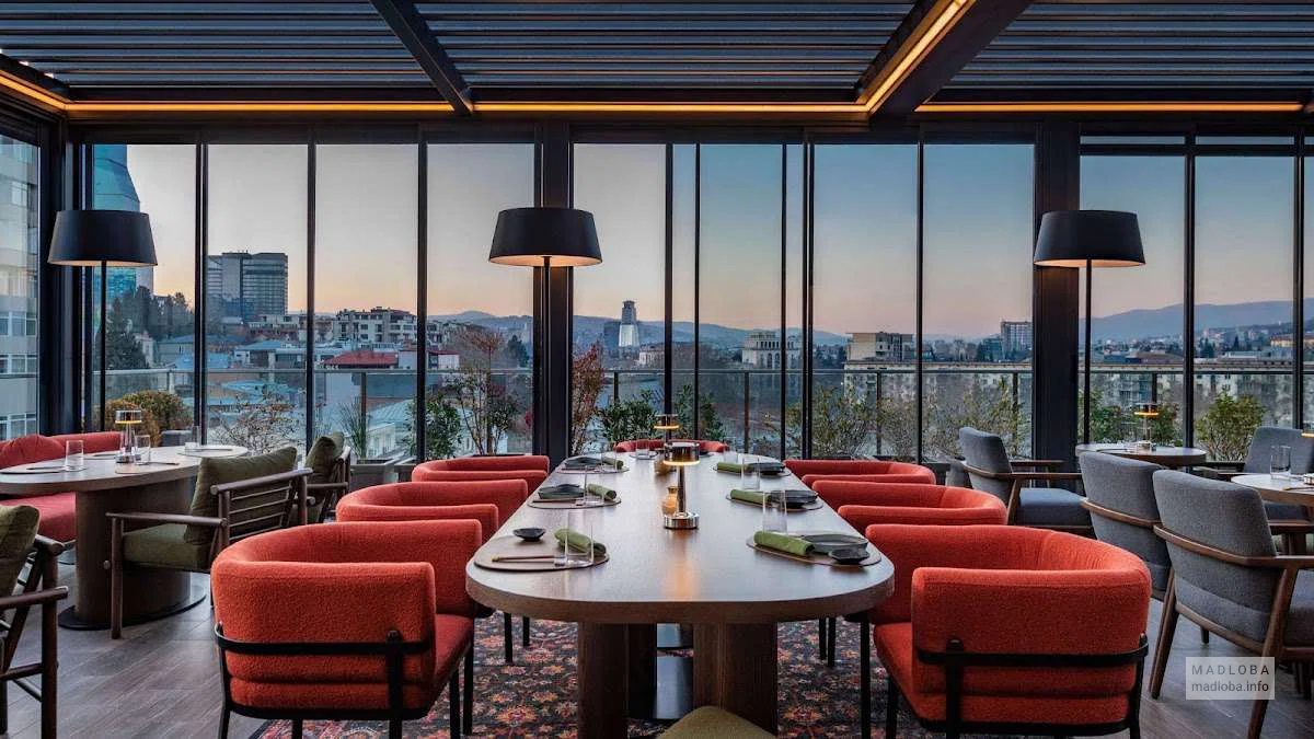 ATMOSPHERE — ресторан и бар на крыше с панорамой Тбилиси