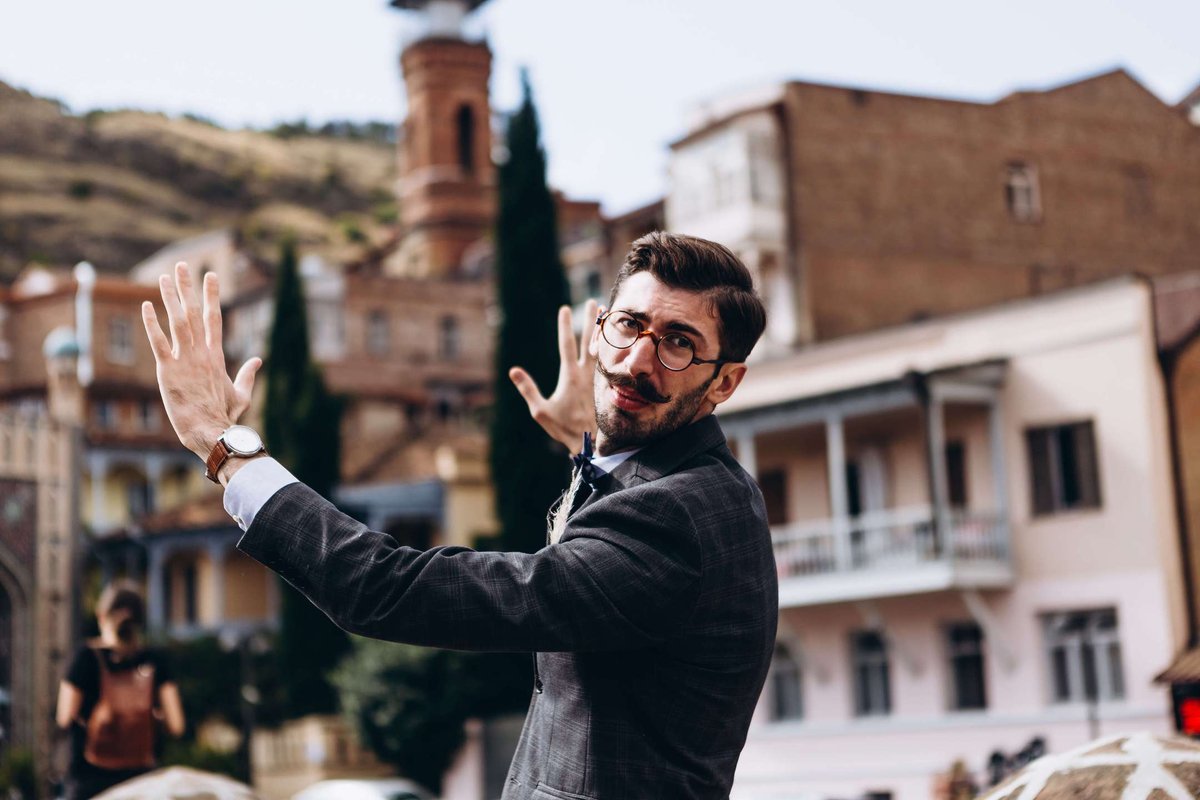 A stylish tour guide in Tbilisi