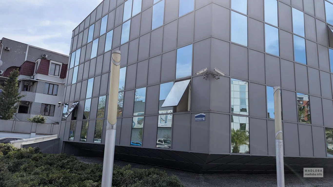 Клиника Adeishvili в Батуми — врачи, диагностика, услуги