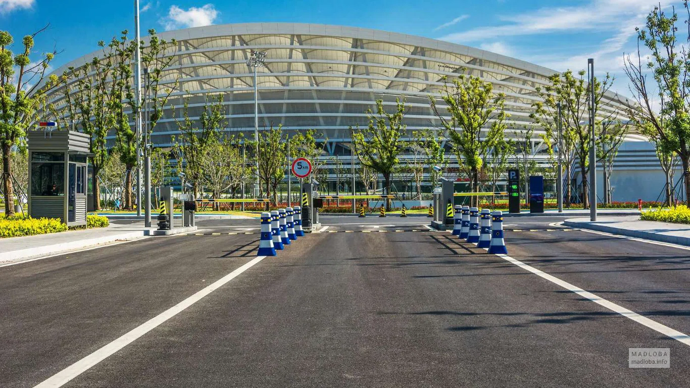 Парковка возле стадиона "Ajarabet Arena"