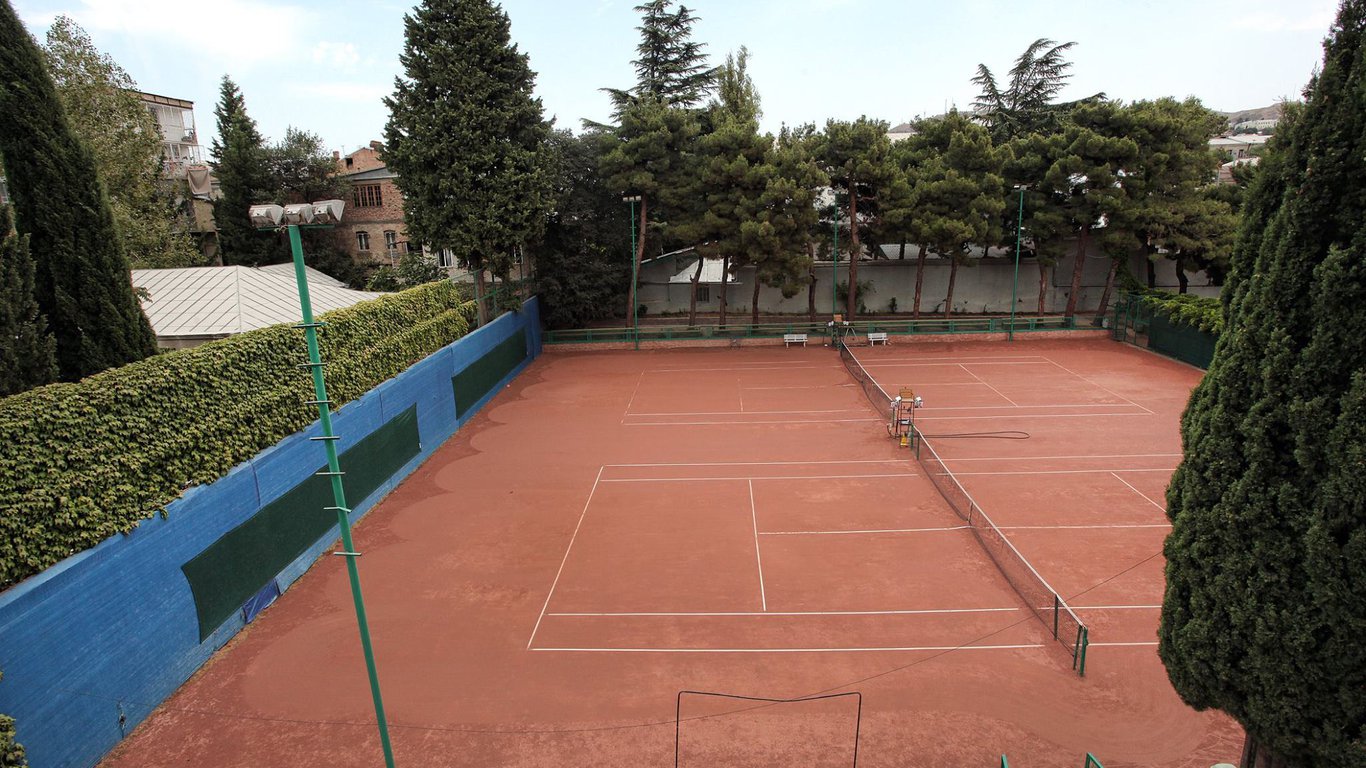 Индивидуальное обучение большому теннису в Академии Лейлы Месхи