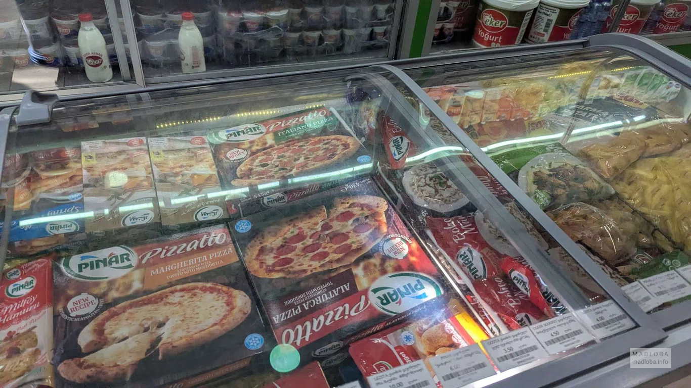 полуфабрикаты в супермаркете Алали в Батуми