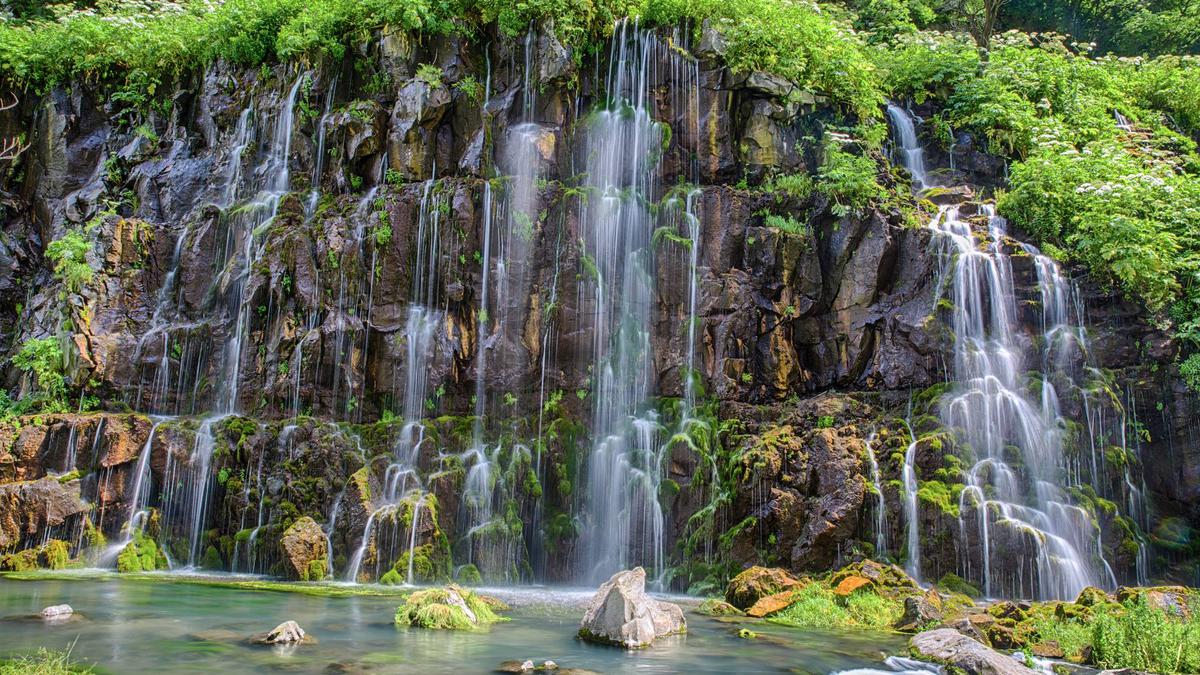 Водопад в национальном парке Алгети