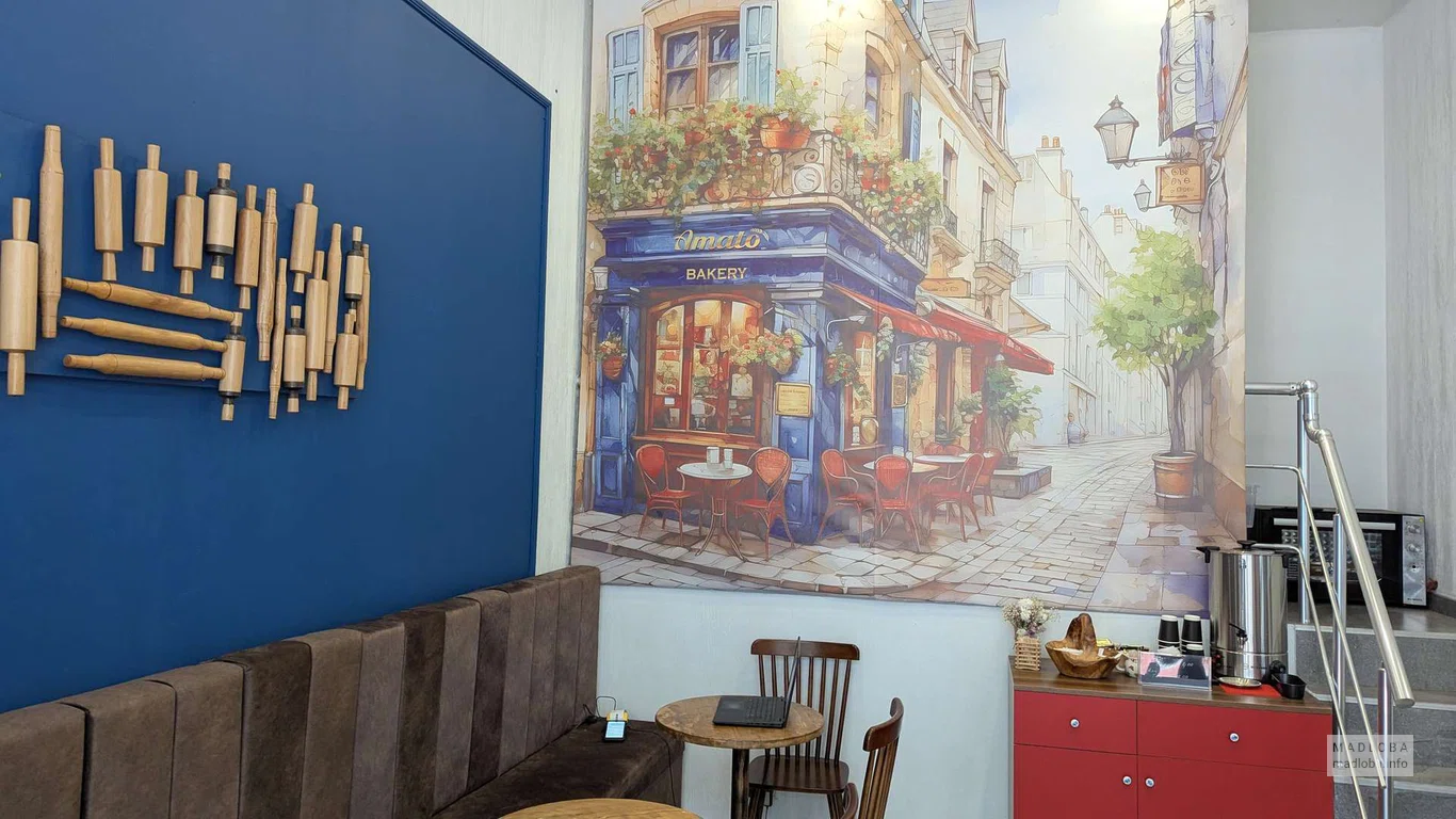 Интерьер в Amato Bakery