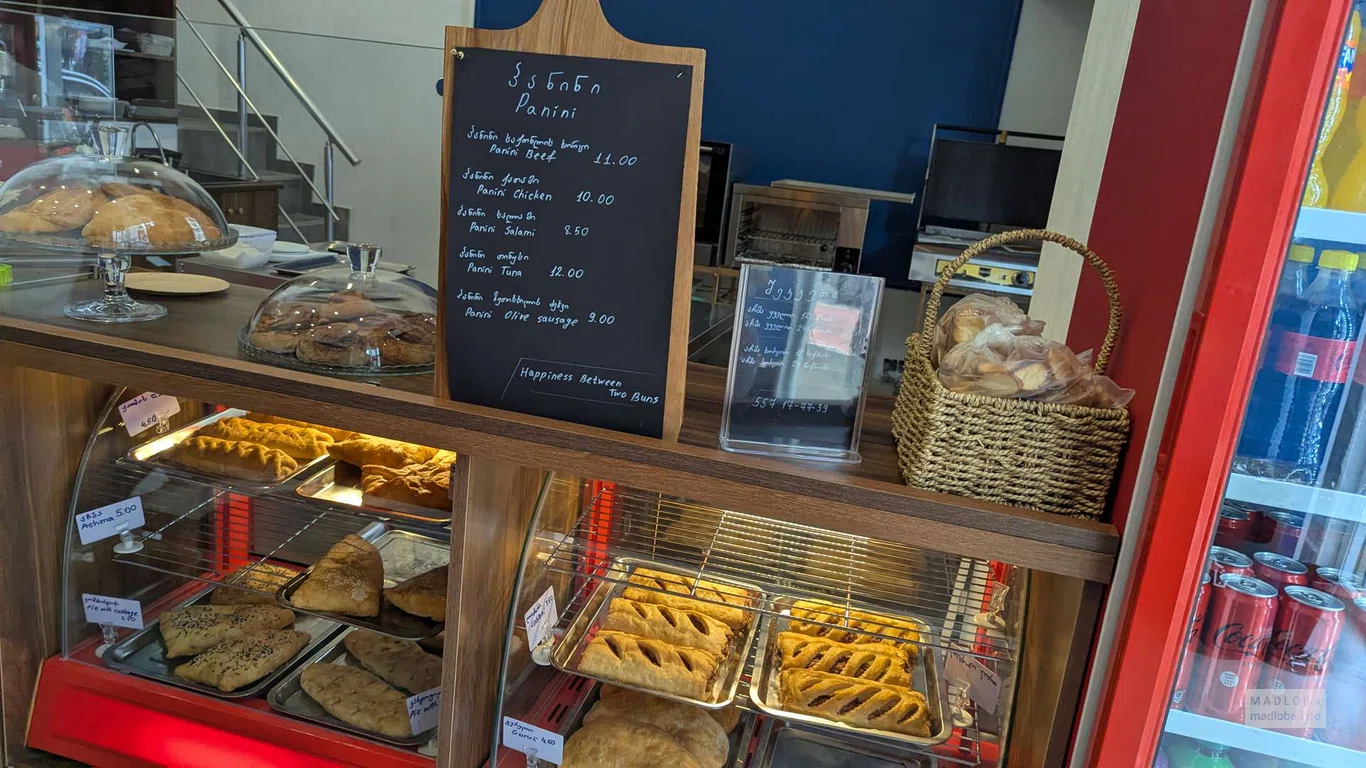 Выпечка в пекарне Amato Bakery в Батуми