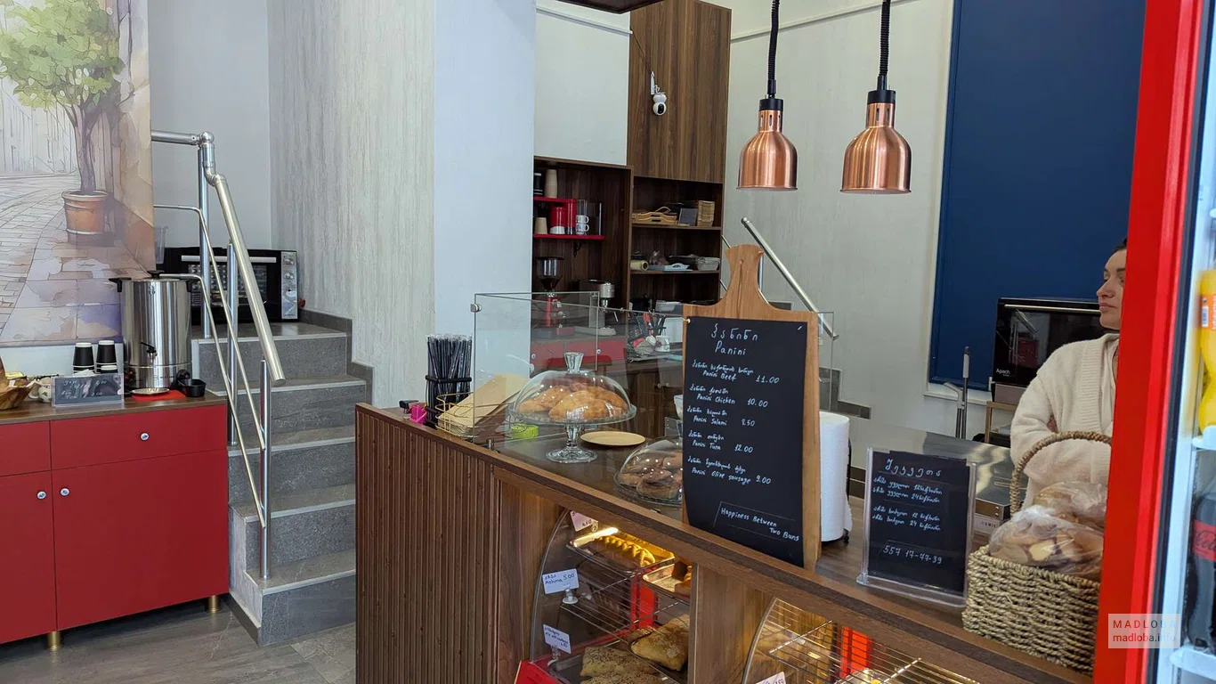 Amato Bakery — это современное кафе и пекарня в Батуми