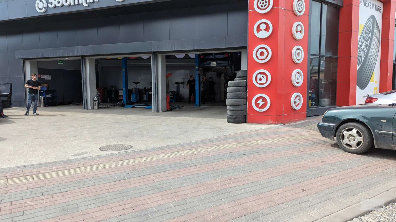 Профессиональный автосервис "Amboli" на улице Леонидзе 1