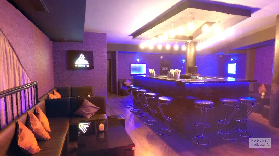 Ночной клуб Amnezia в Тбилиси