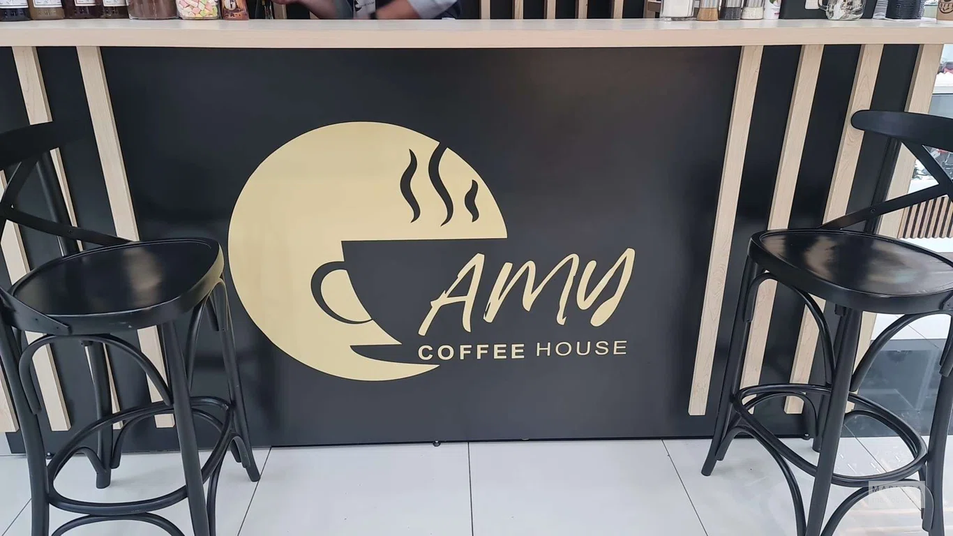 Дизайн стойки в кофейне Amy coffee house