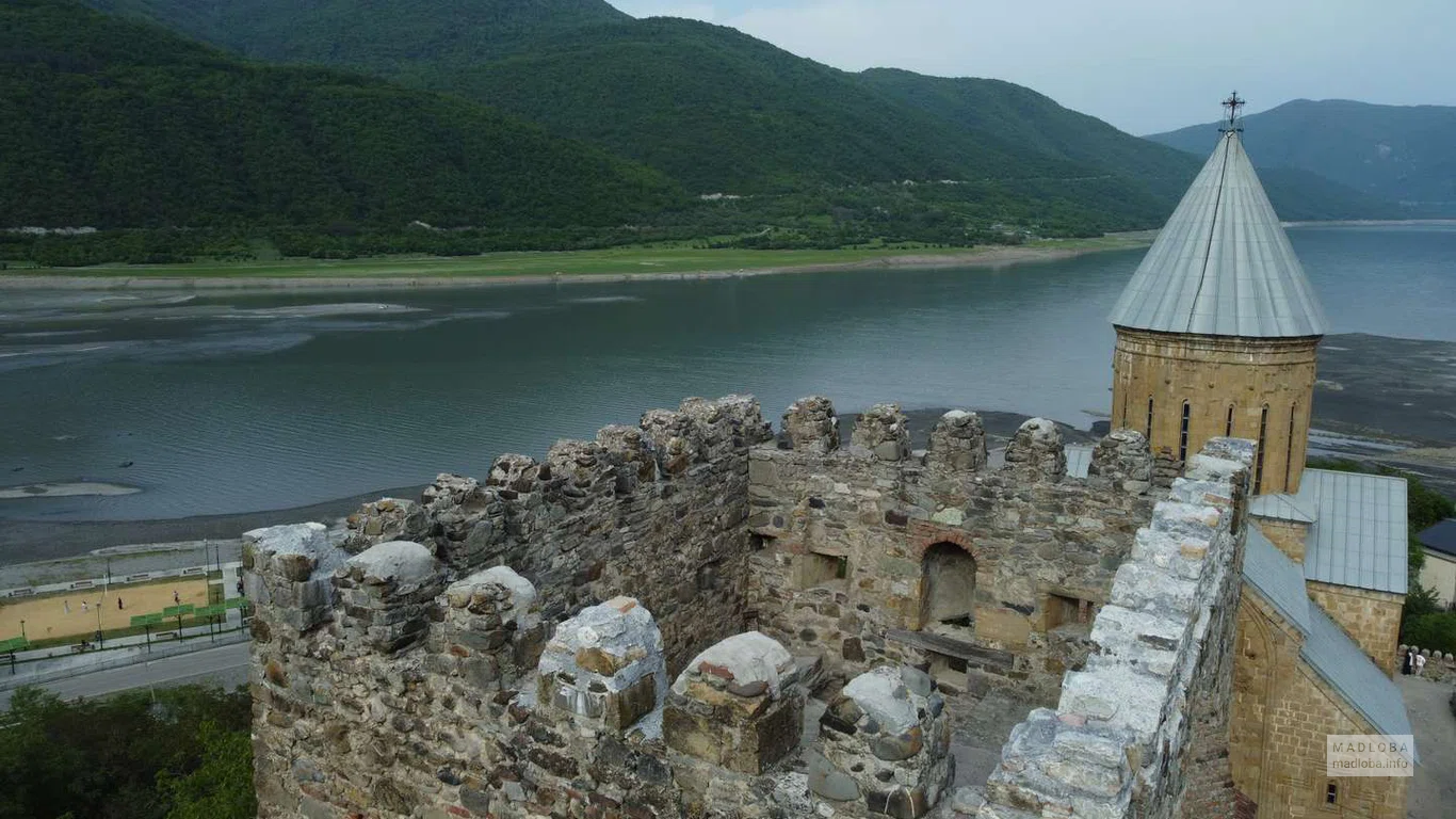 ანანურის შუა საუკუნეების თავდაცვითი ციხე