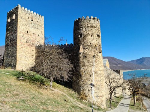 Замок Ананури