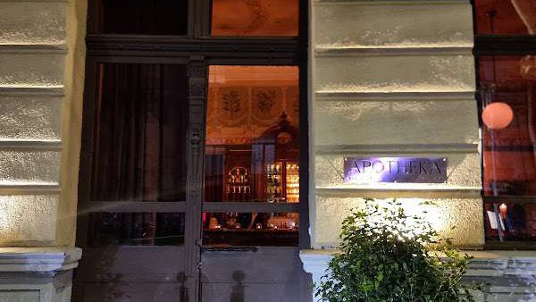 Apotheka Bar & Lounge