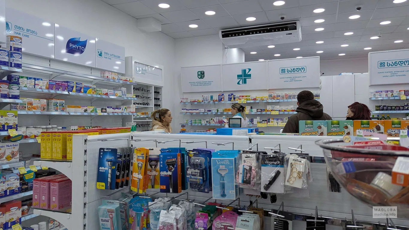 ассортимент в аптеке Pharmadepot