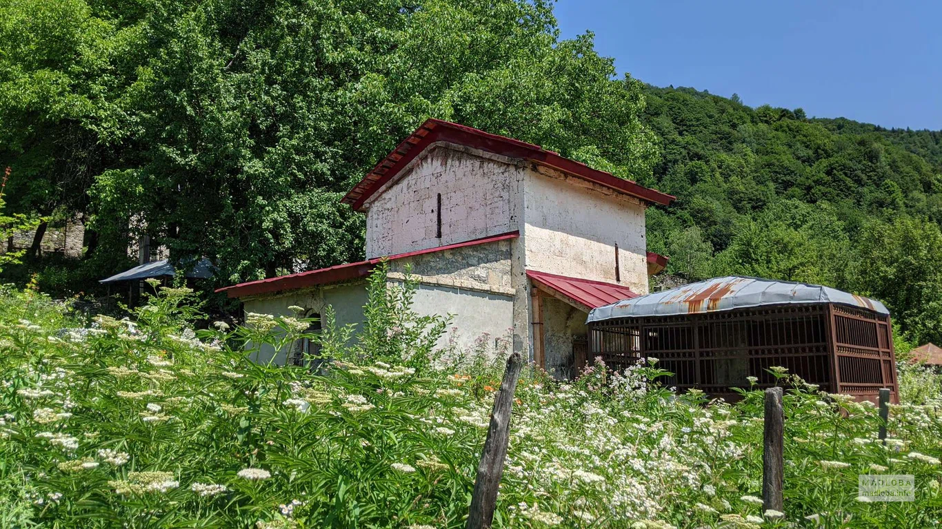 Архангельская церковь в Чукули